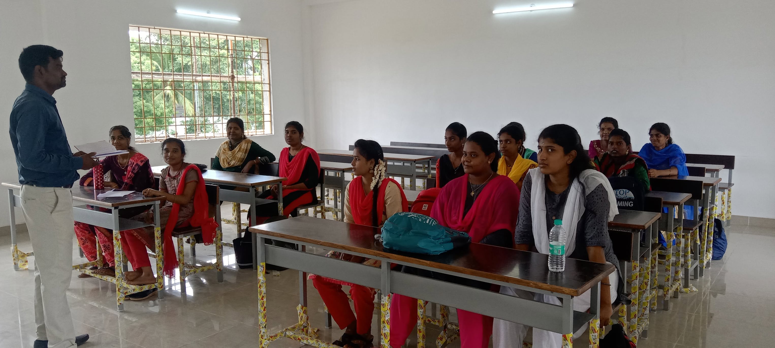SSS College for Women – Classroom